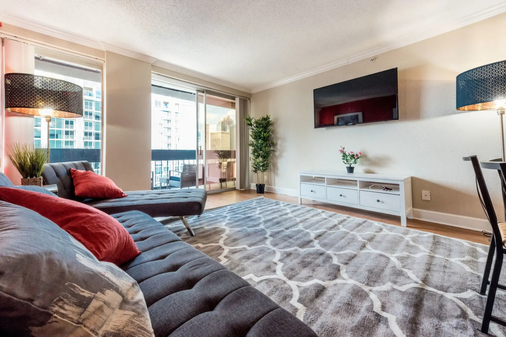 The Apple Theory on 19th