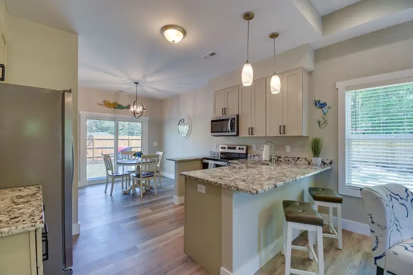 Charming Ocean Isle Beach Home ~ 1 Mi to Beach!