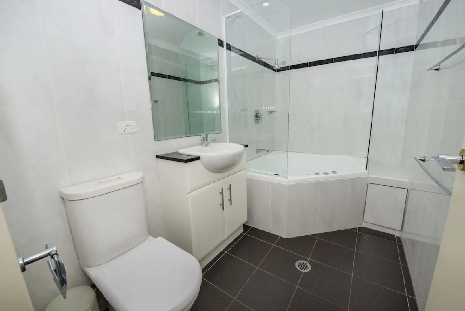 Breakwater 204 - Shoal Bay