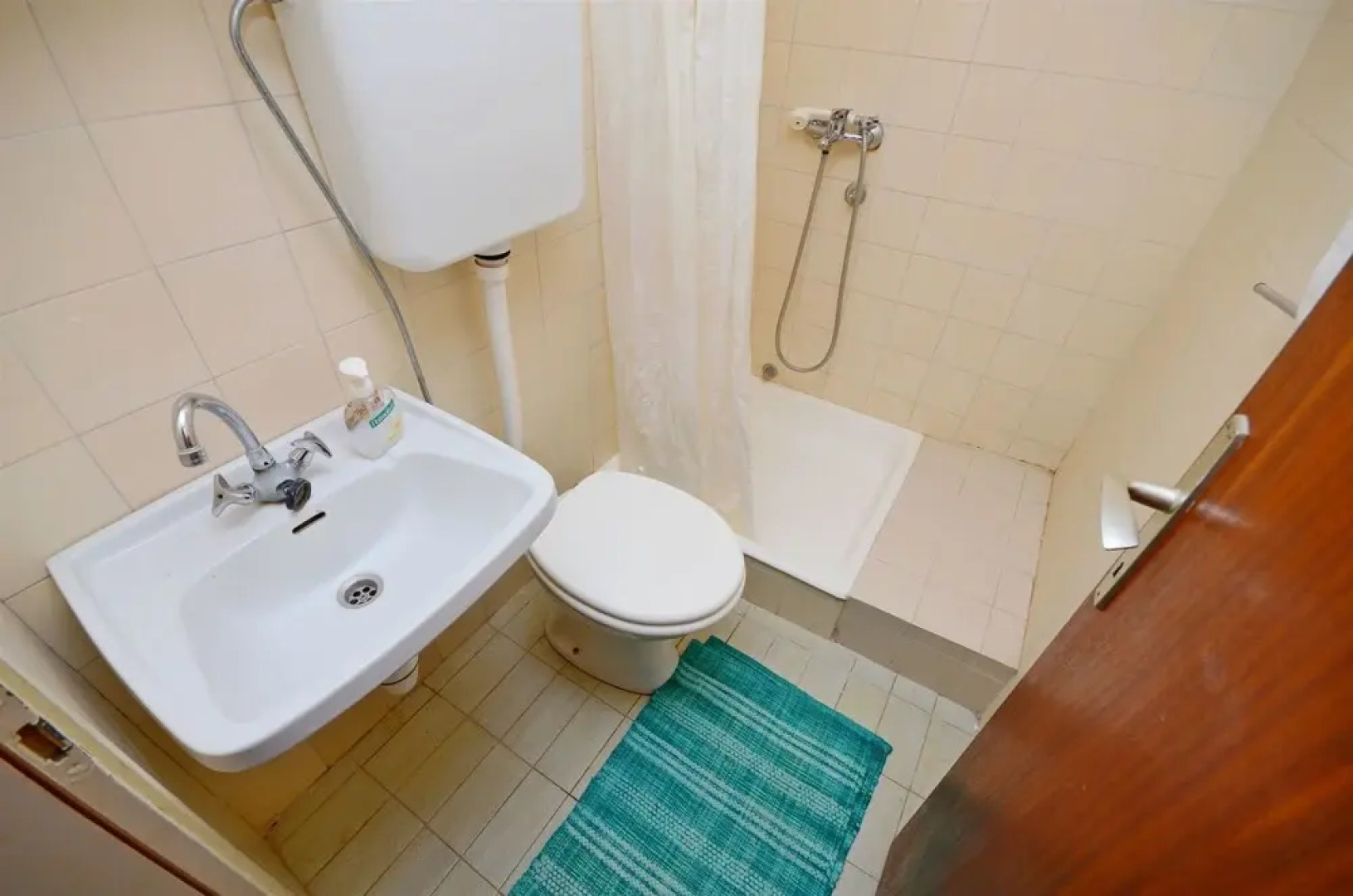 Apartment and Rooms Dragana