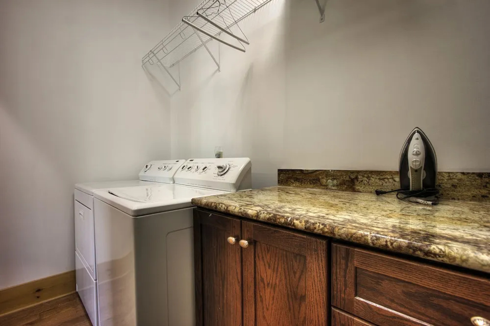 Birds Creek Mansion 650 - Six Bedroom Cabin