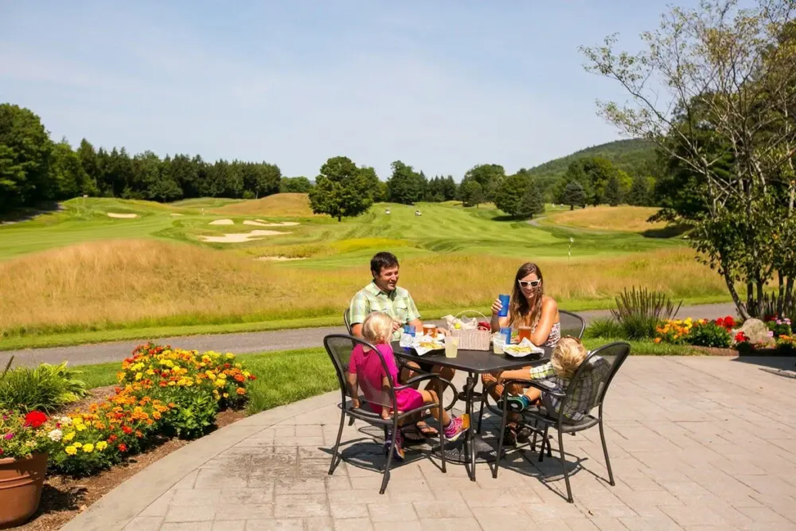 Solitude Village 2 Bed 3 Bath Condo, Sleeps 6, Short Walk To Lifts! 2 Bedroom Condo by Redawning