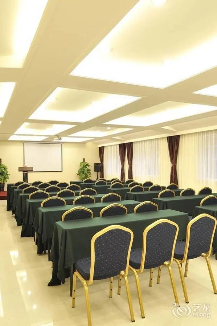 Wanjia Lakefront Hotel