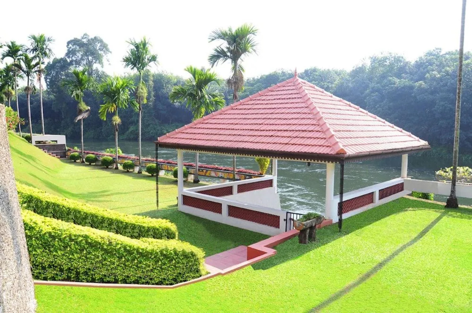 River Banks Madaparambil Resort