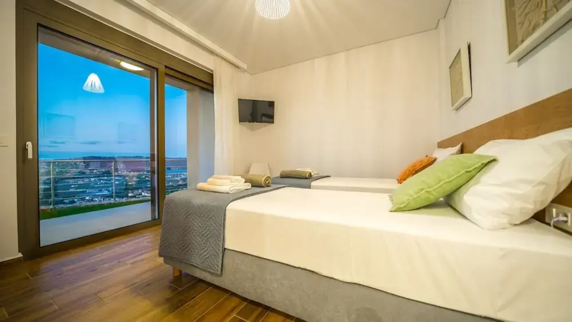 Villa Con Vista- Heated Pool 4 bdr Sleeps 8