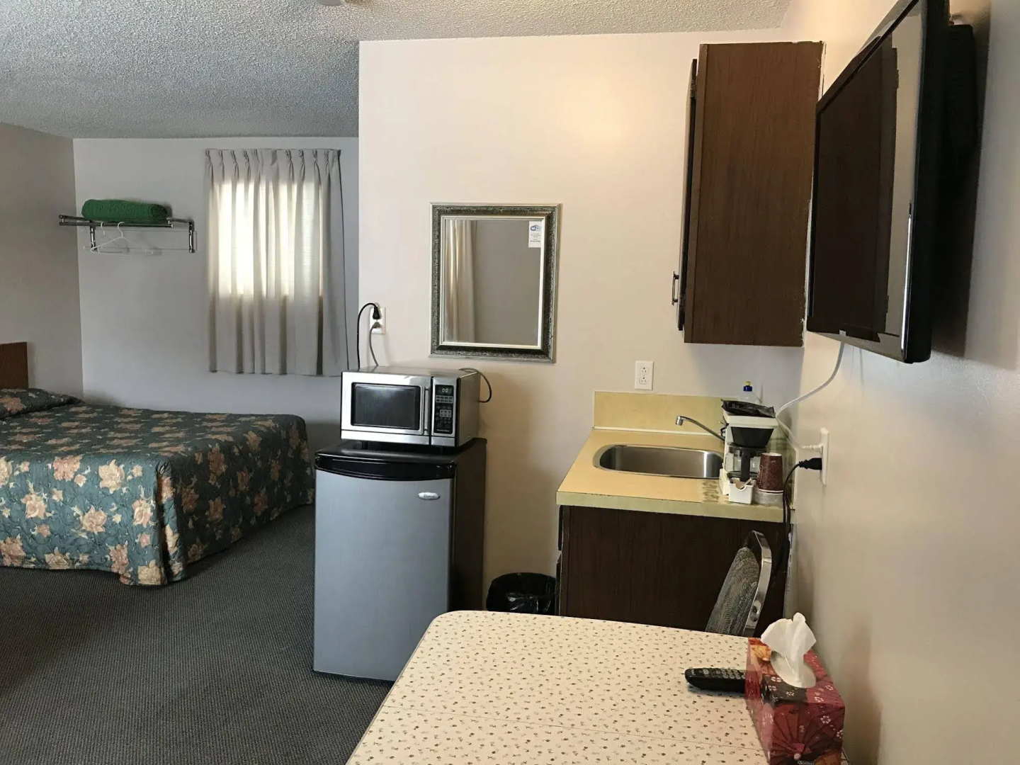 Yellow Quill Motel