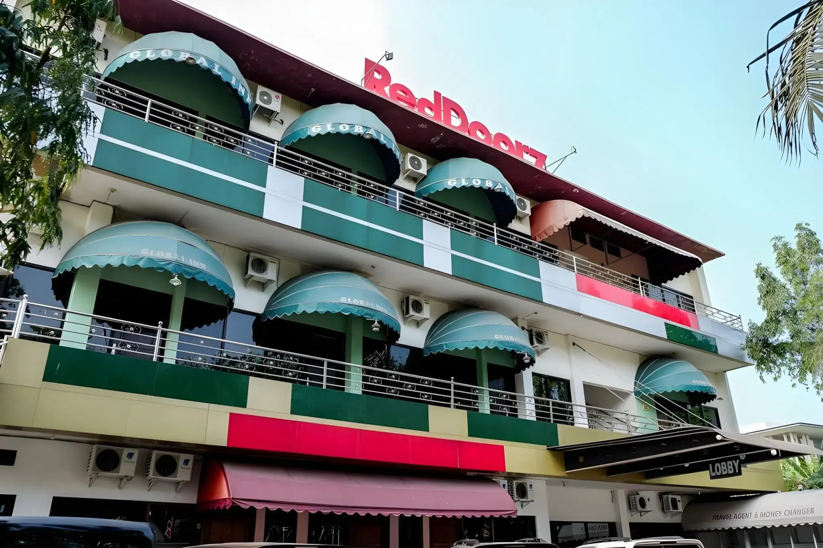 RedDoorz near Juanda International Airport