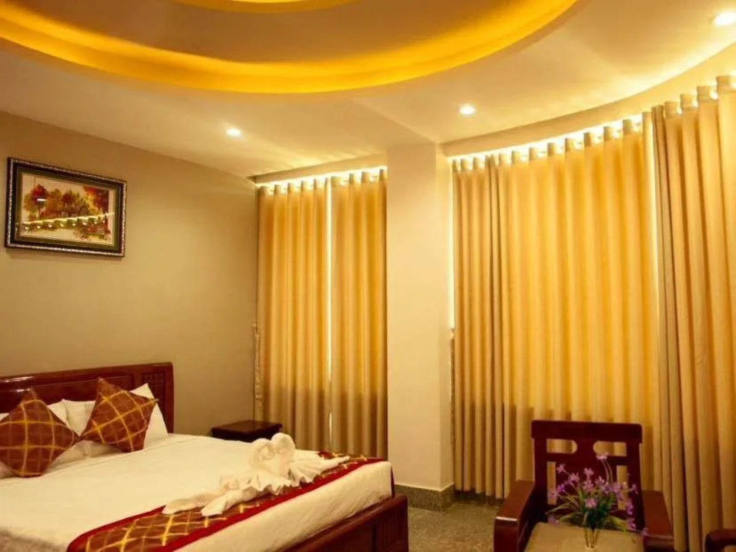 Hoang Vu Bien Ho Hotel