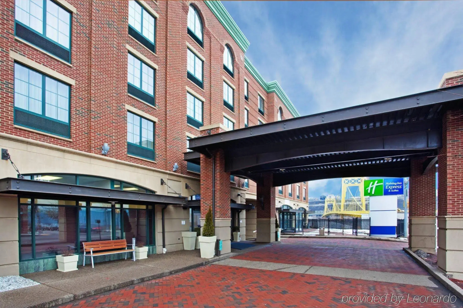 Holiday Inn Express Hotel & Suites Pittsburgh-South Side by IHG