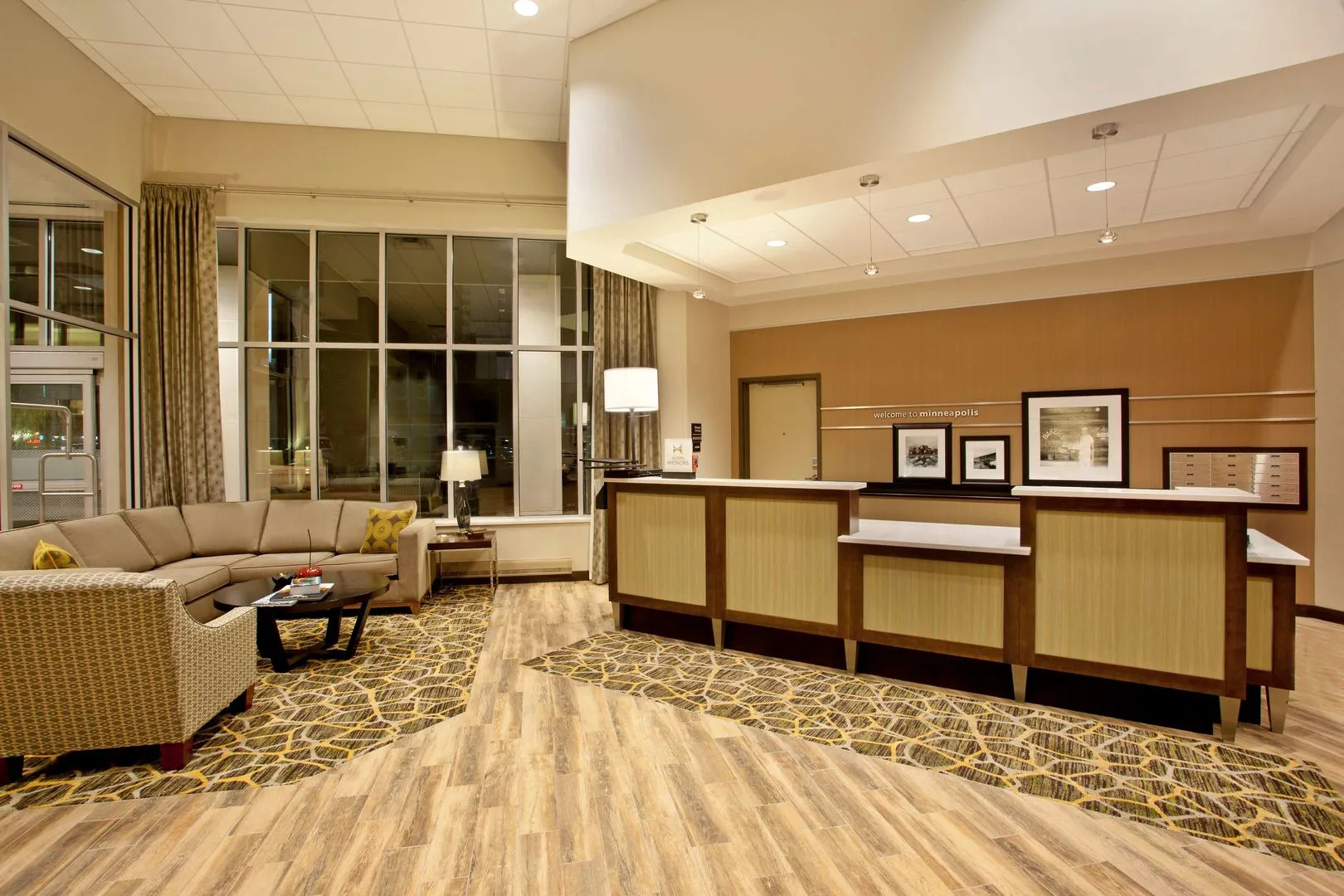 Hampton Inn & Suites Minneapolis / Downtown