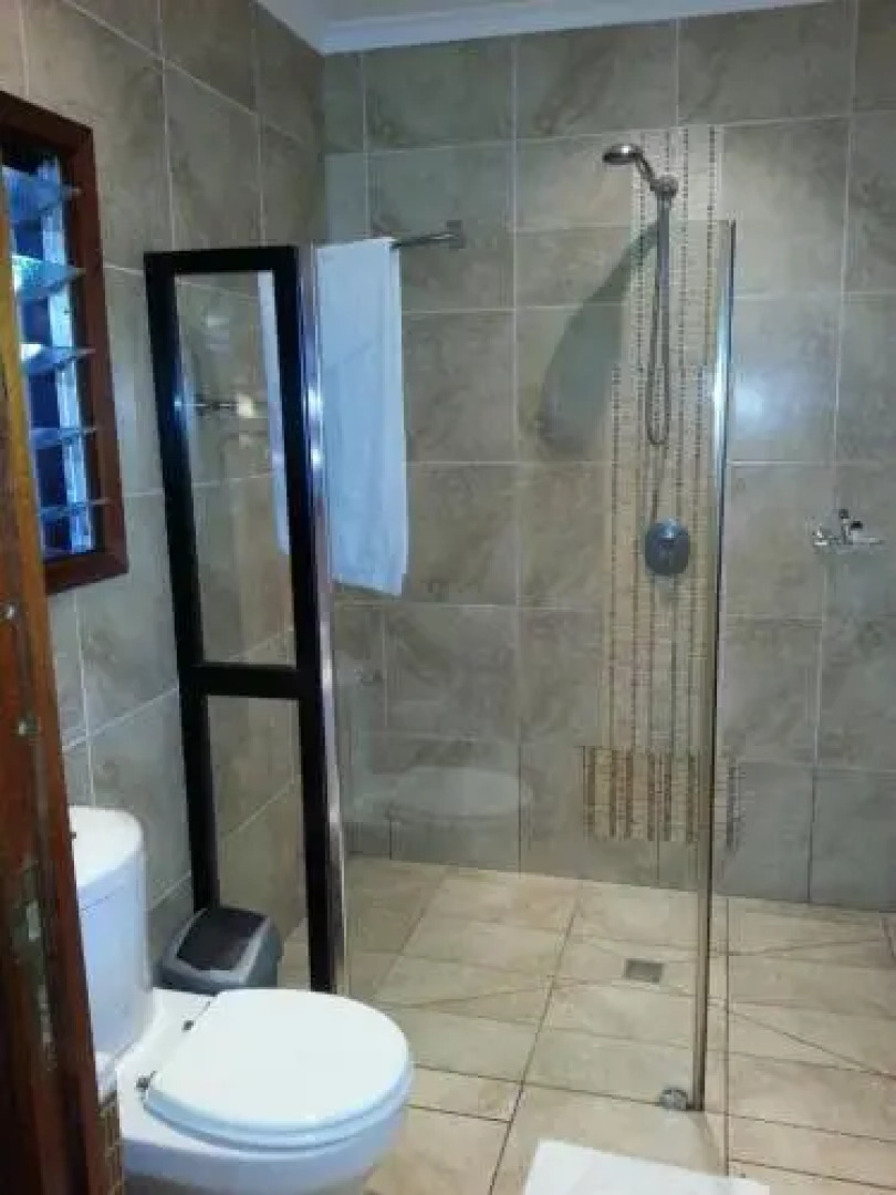 Hotel Planet Hollybum