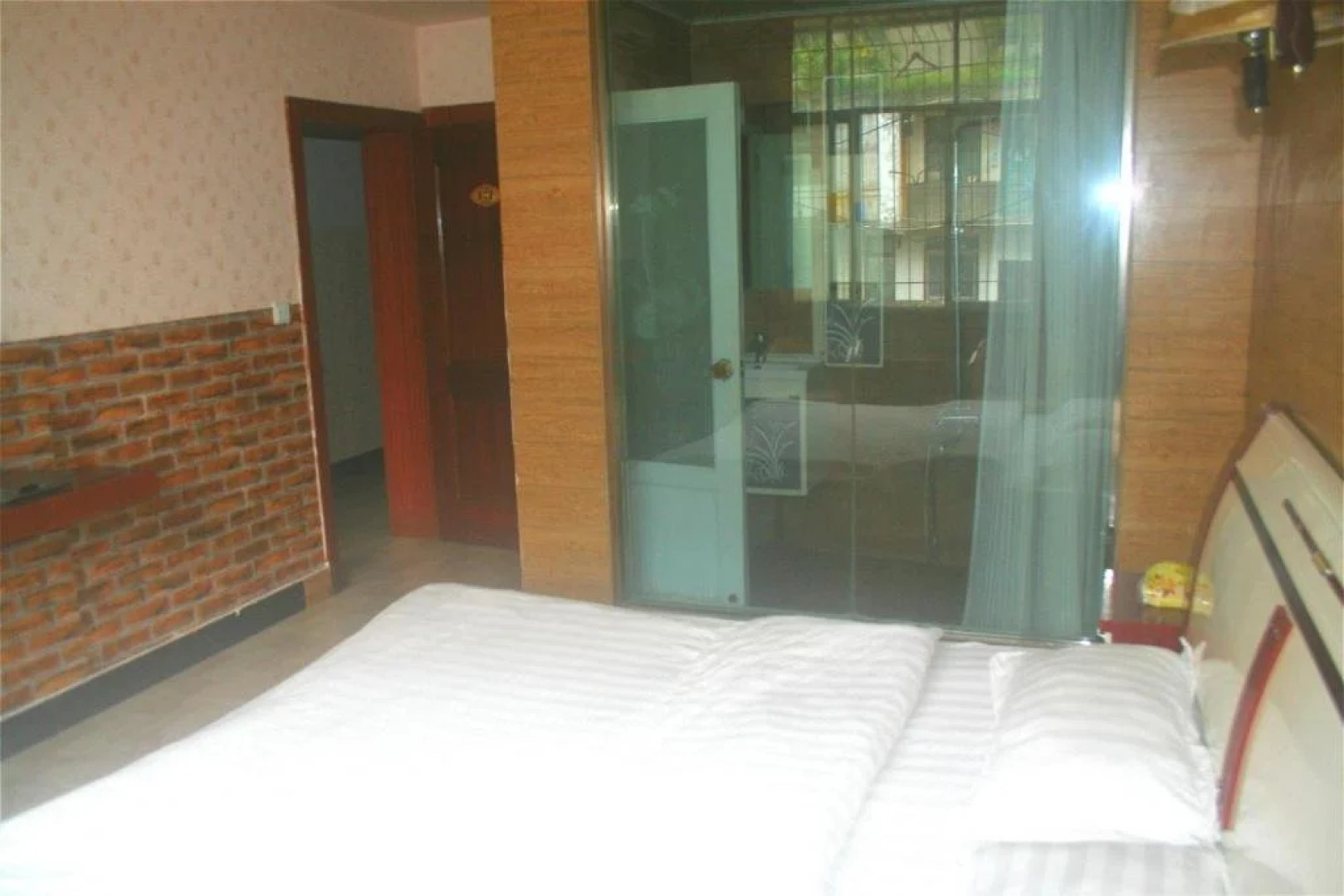 Hongming Business Hotel