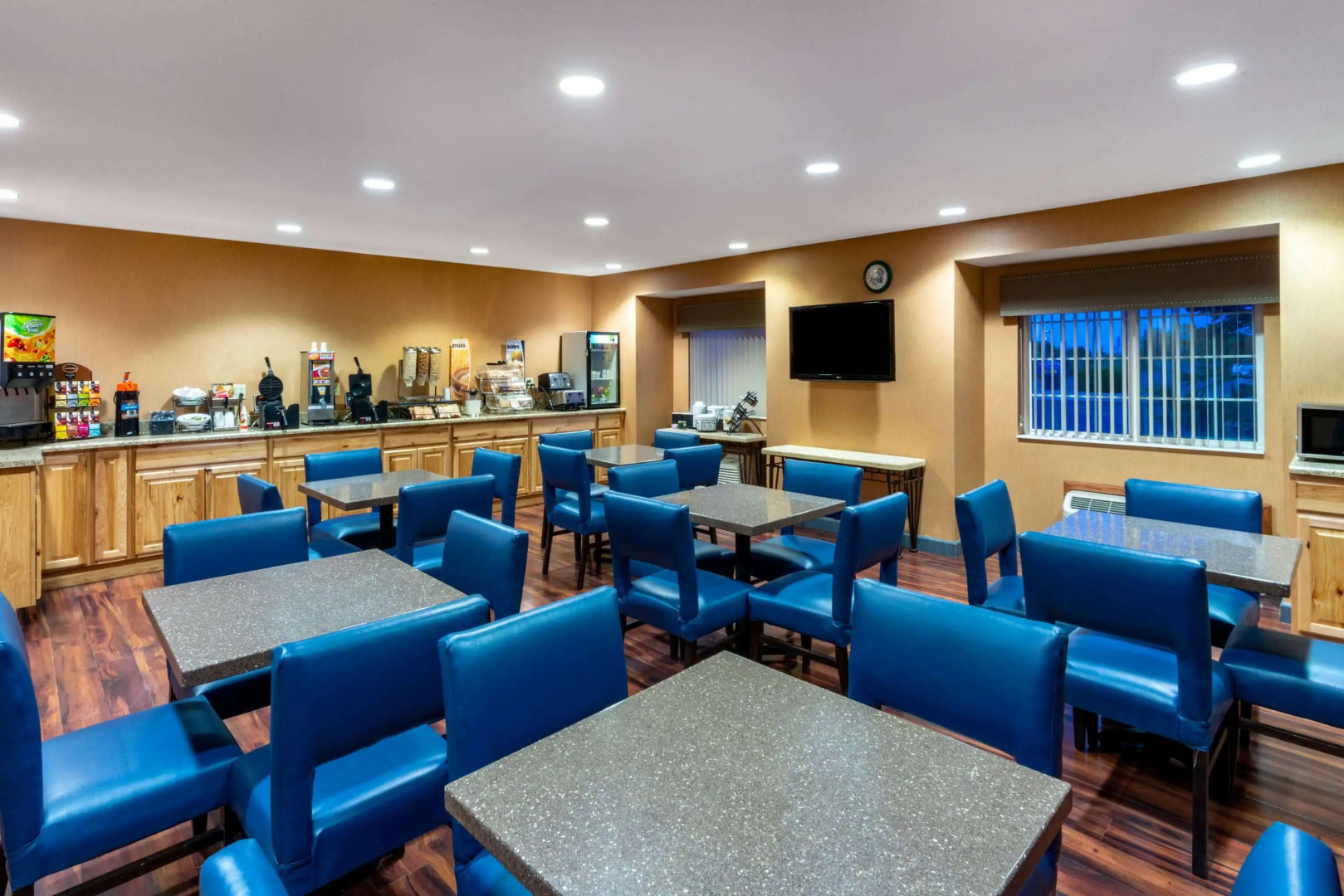 Microtel Inn & Suites by Wyndham Raton