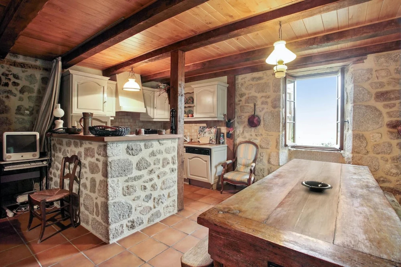 House With 3 Bedrooms in Senezergues, With Wonderful Mountain View, Fu