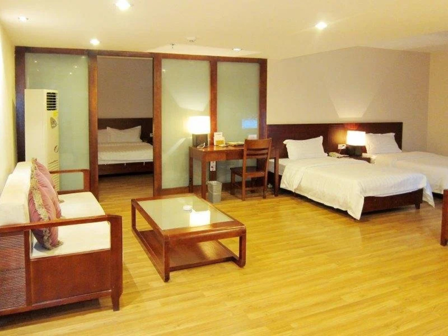 Phoenix Tree Business Hotel