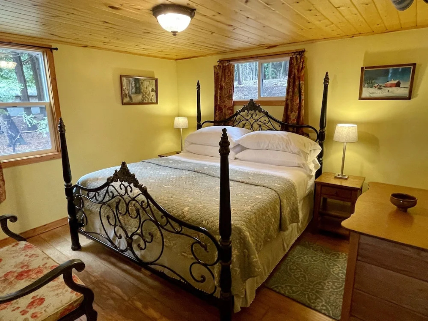 Thorp House Inn & Cottages