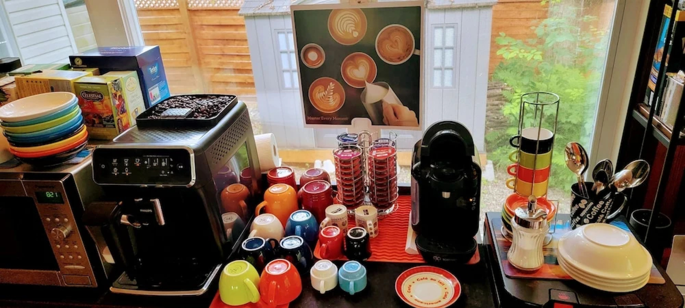 Kokomo Inn - Tropical Riverfront B&B