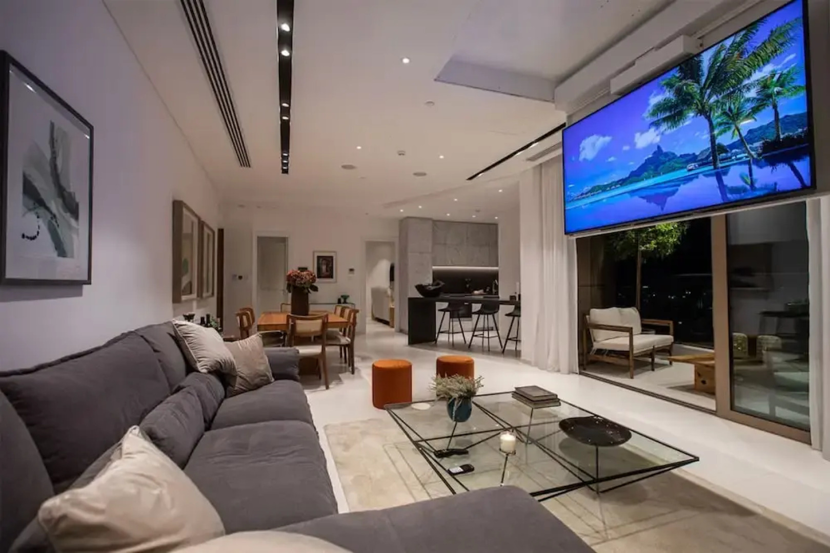 A Spectacular Suite Apartment on a new High Rise