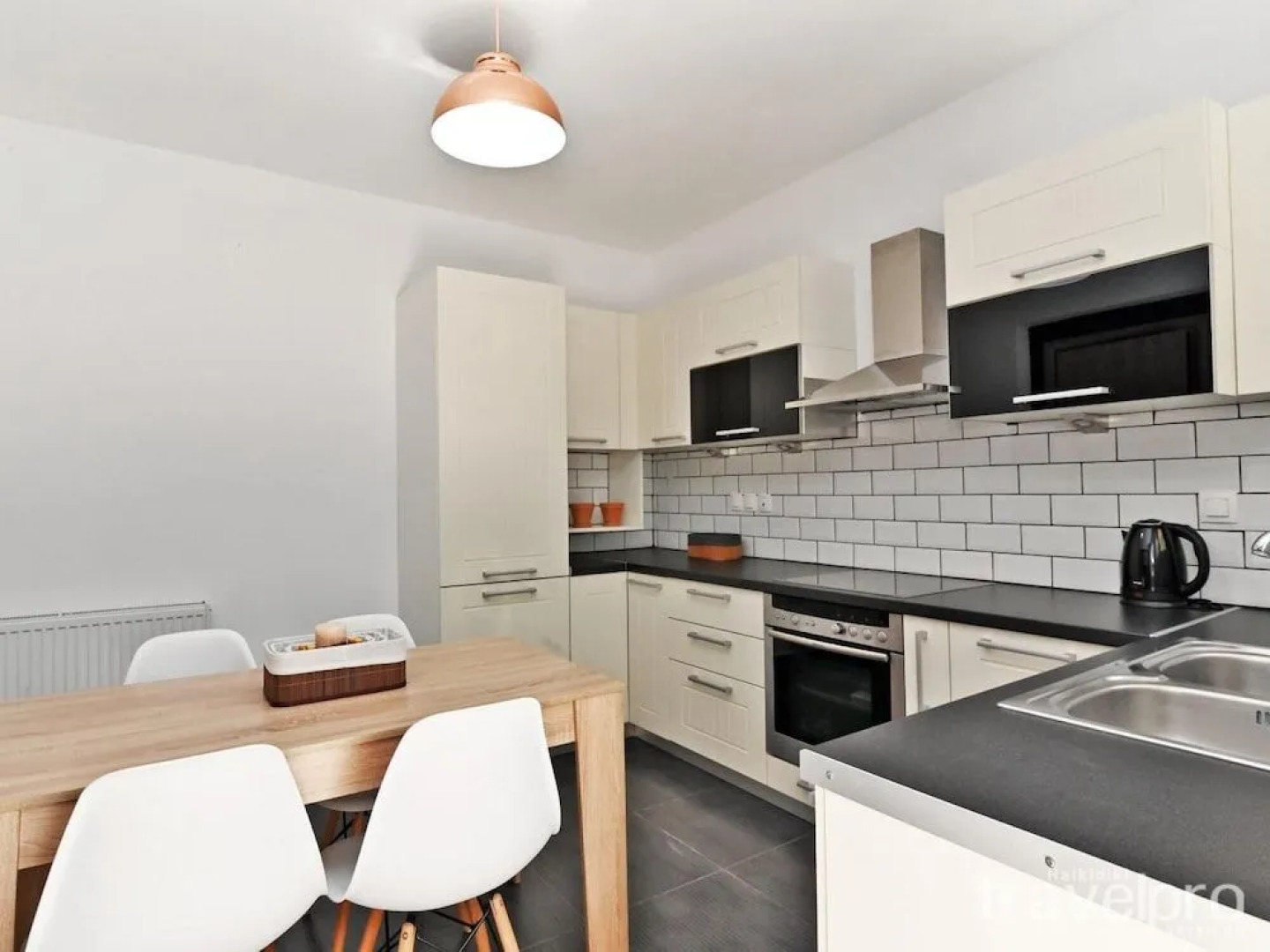 Meloida Maisonette by TravelPro Services- Nea...