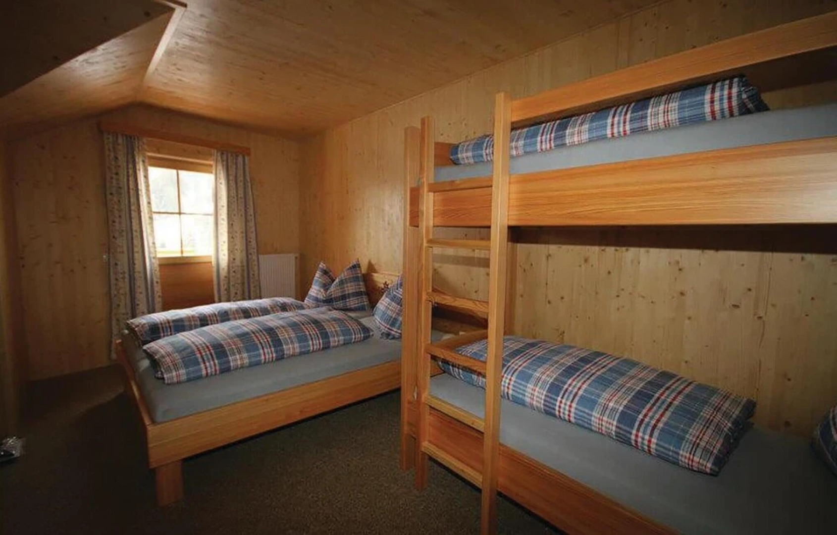 Stunning Home in Schönberg Lachtal With 5 Bedrooms, Sauna and Wifi