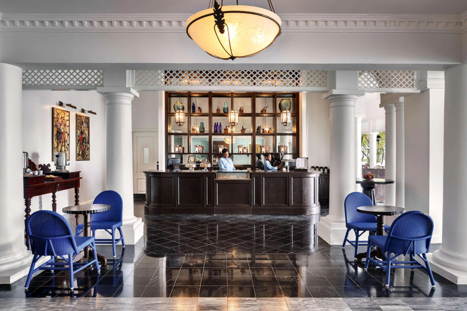 Отель Half Moon