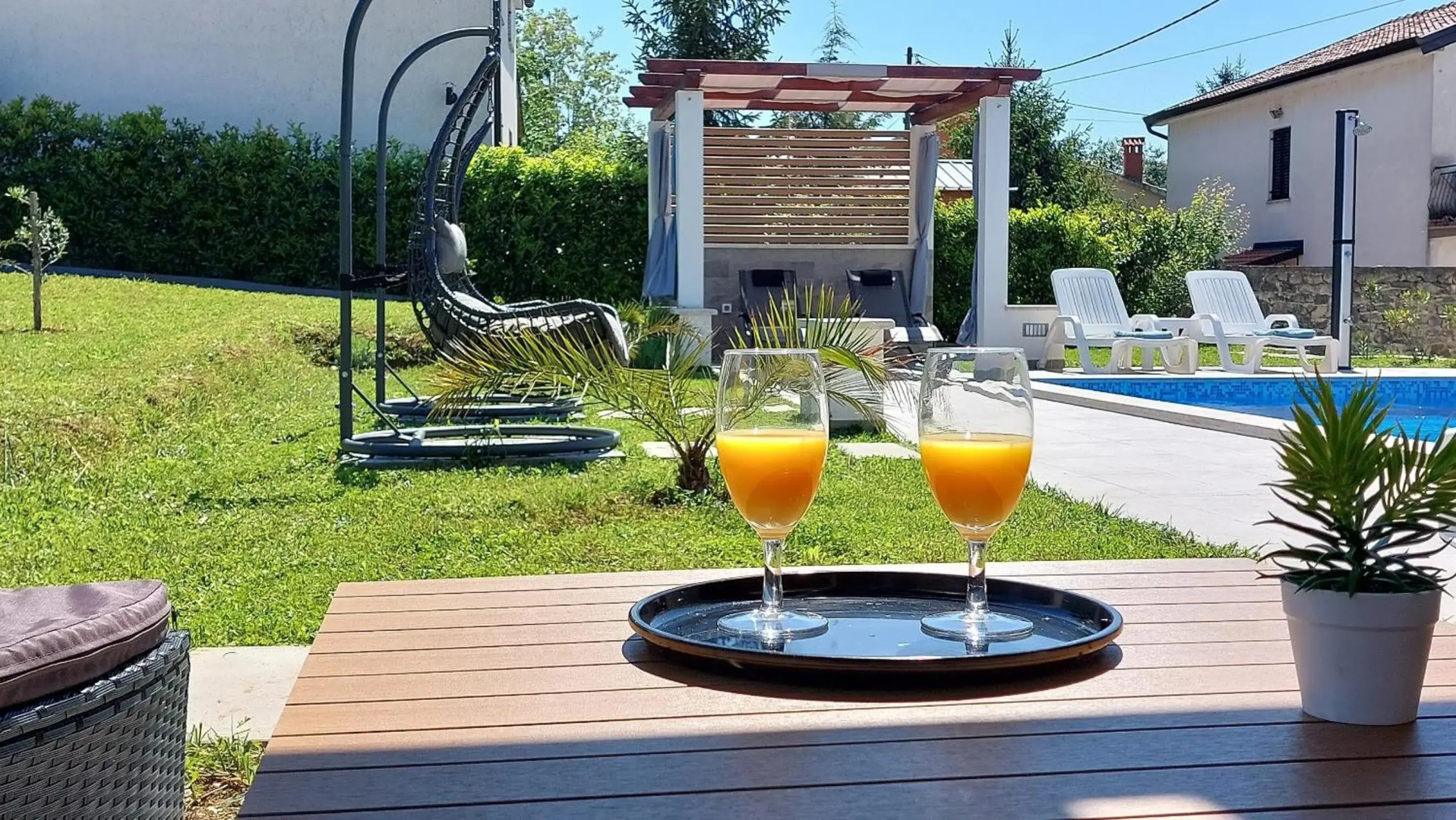 Villa Amoena with pool and sauna near Novigrad