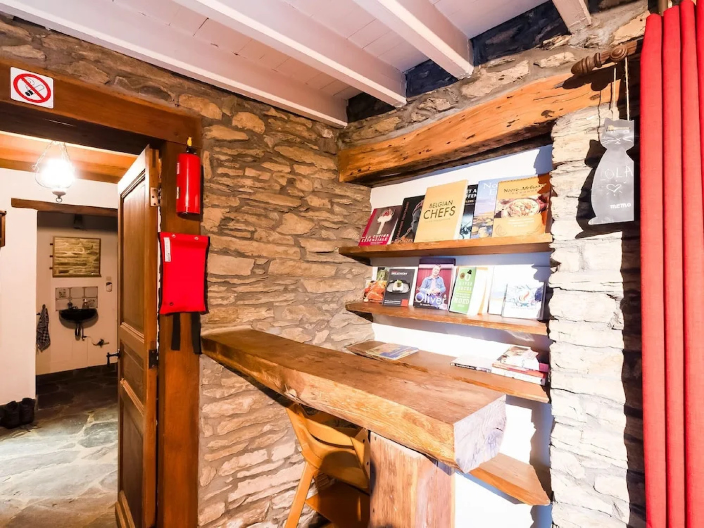 Detached Holiday Home with Sauna & Open Fire near Houffalize