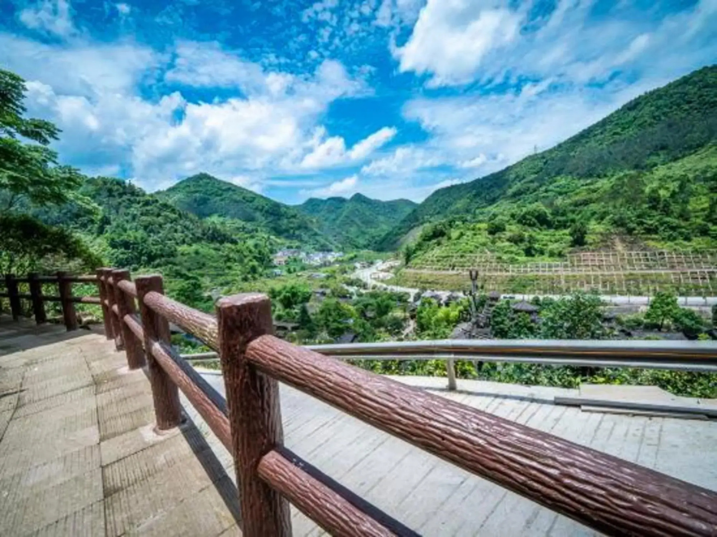 Guyun Langqiao Holiday Hotel