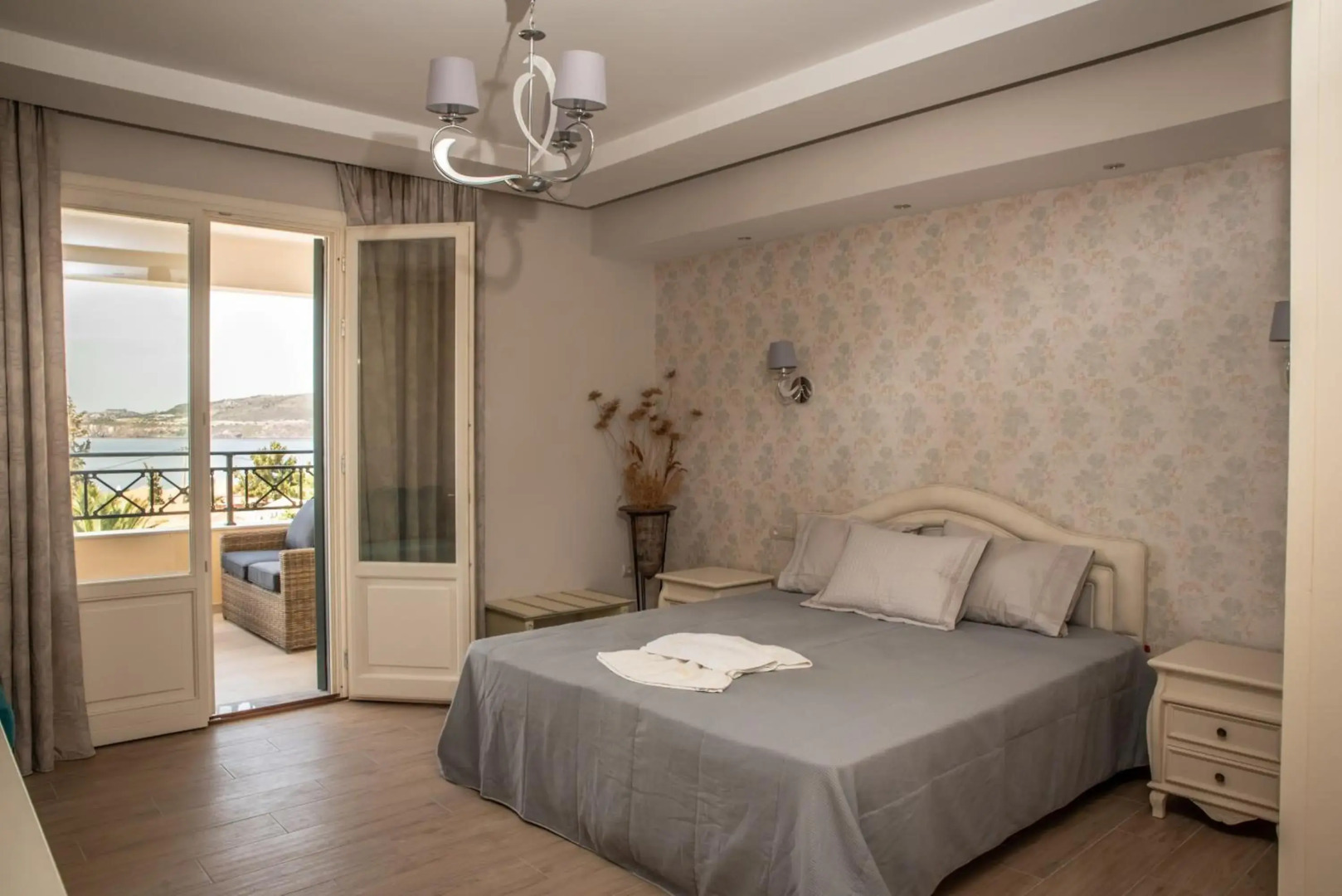 Alma Luxury Resort Hotel