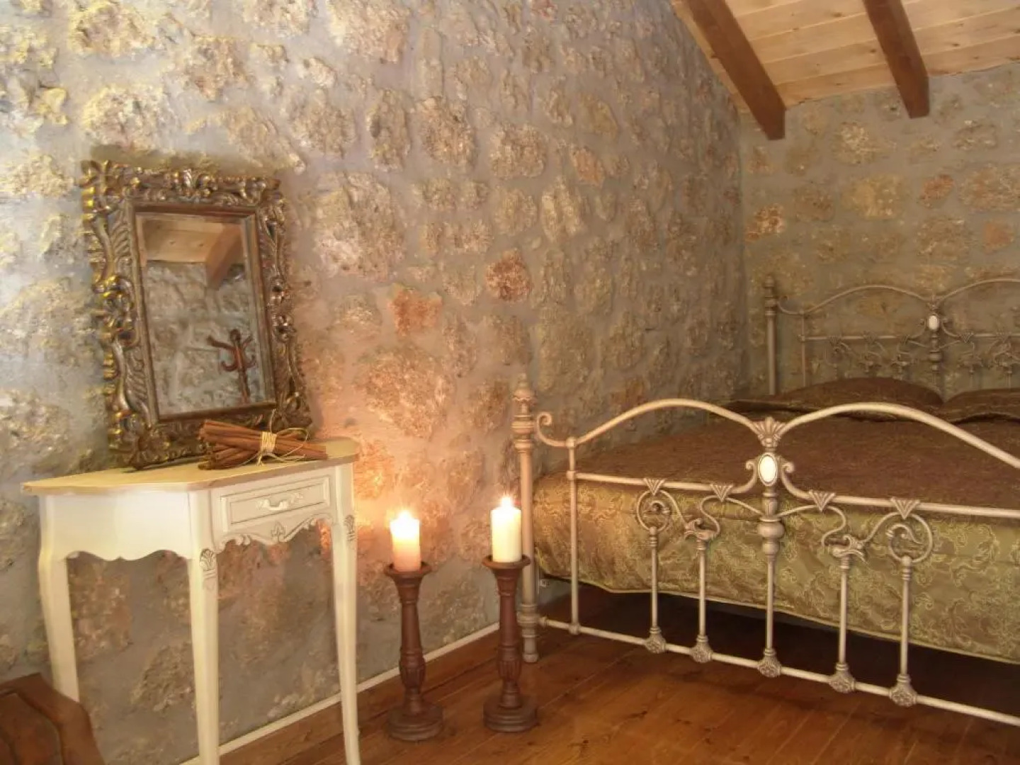 Trikalon Muses Art Suites