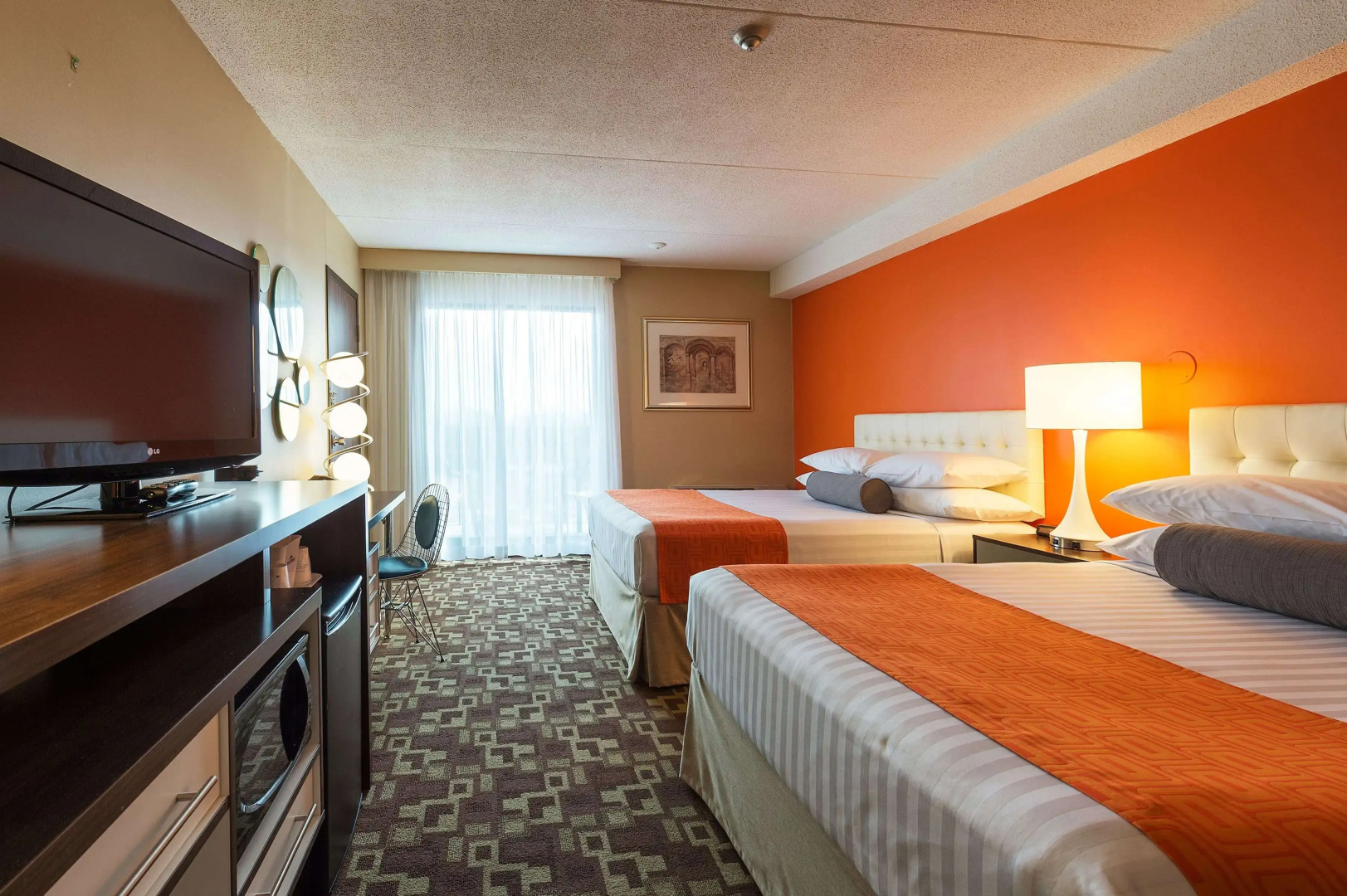 Howard Johnson Plaza by Wyndham by the Falls Niagara Falls
