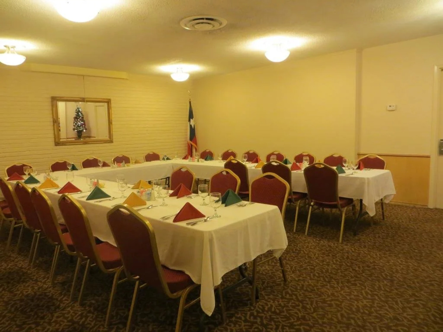 Echo Hotel & Conference Center