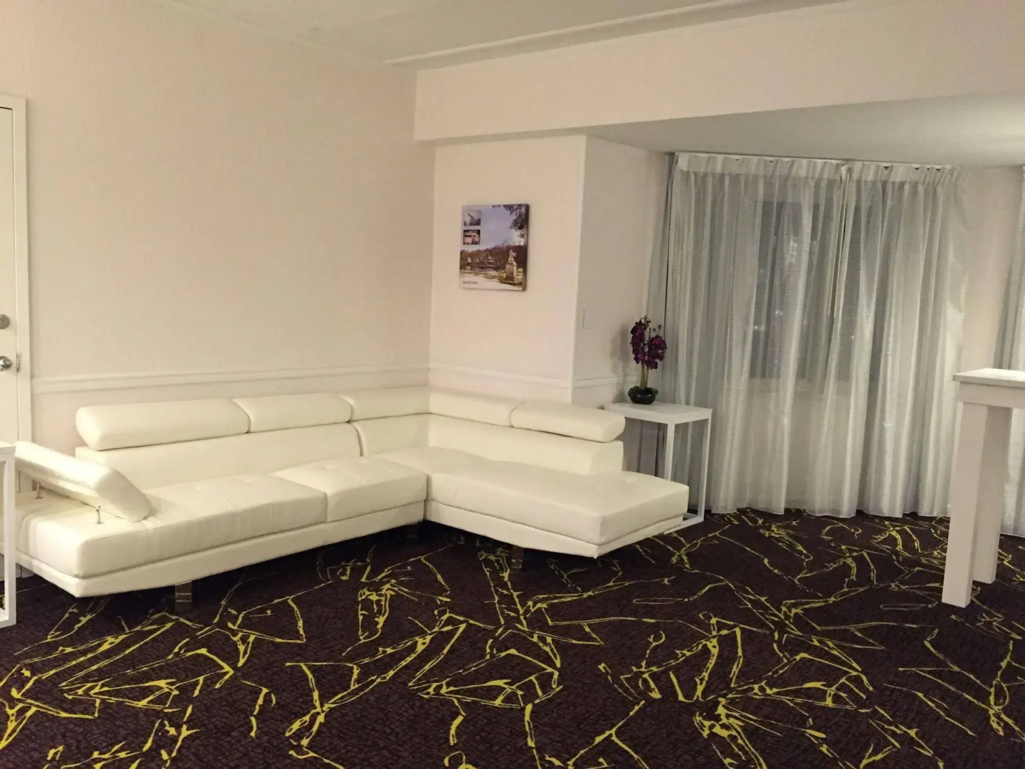 The Roslyn, Tapestry Collection by Hilton