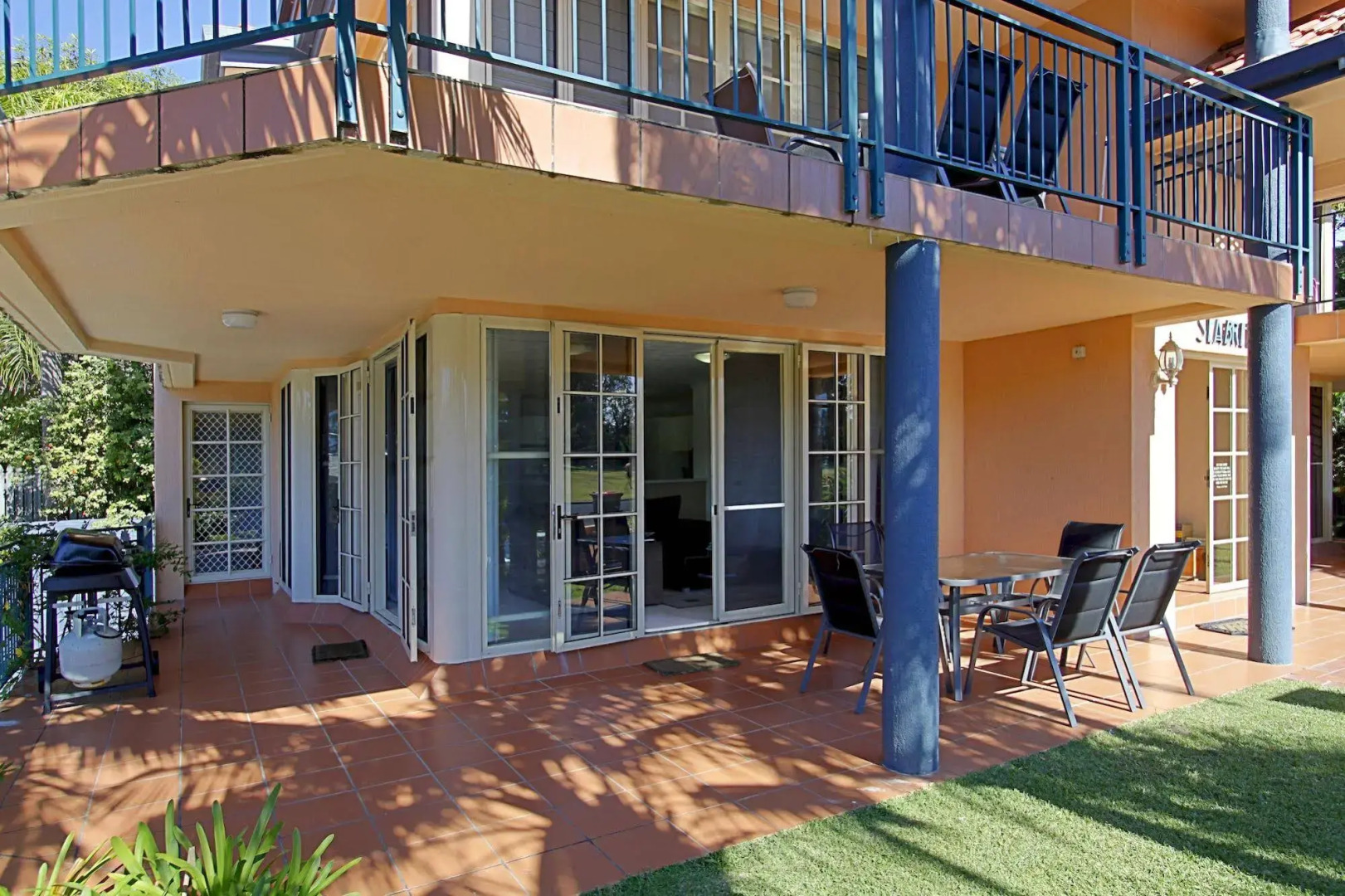 Sea Breeze on Main Beach