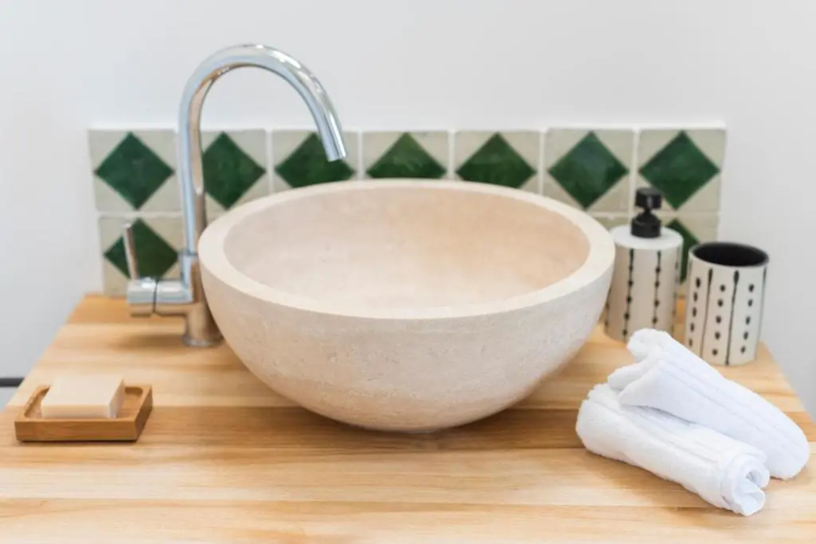 La Petite Ruche, 1 Bedroom Gite in the Luberon (Adults Only)