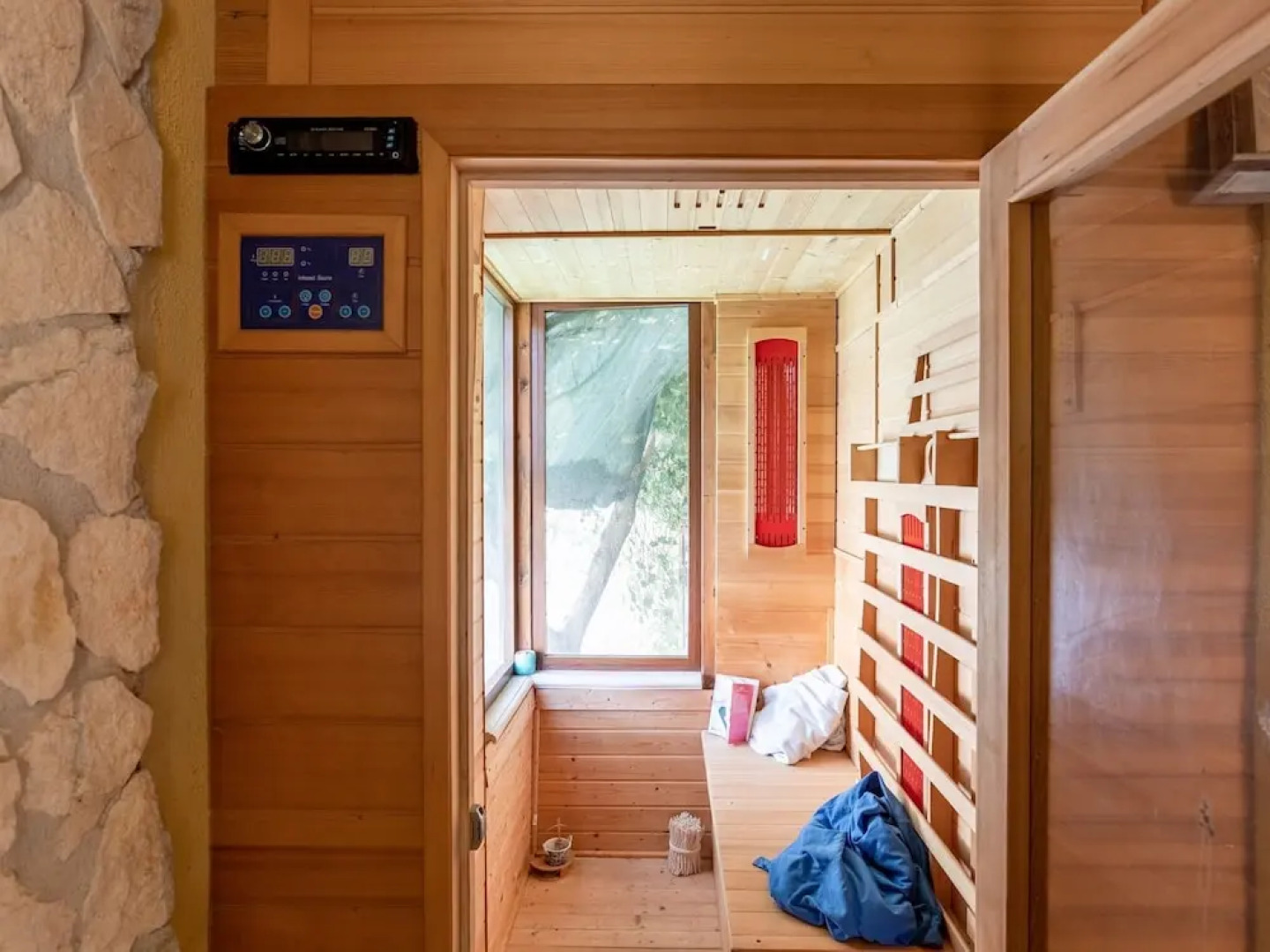 Luxurious Holiday Home in Napoli With Swimming Pool