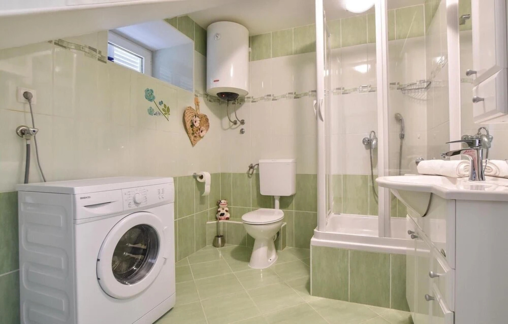 Amazing Home in Blato na Cetini With Wifi and 4 Bedrooms