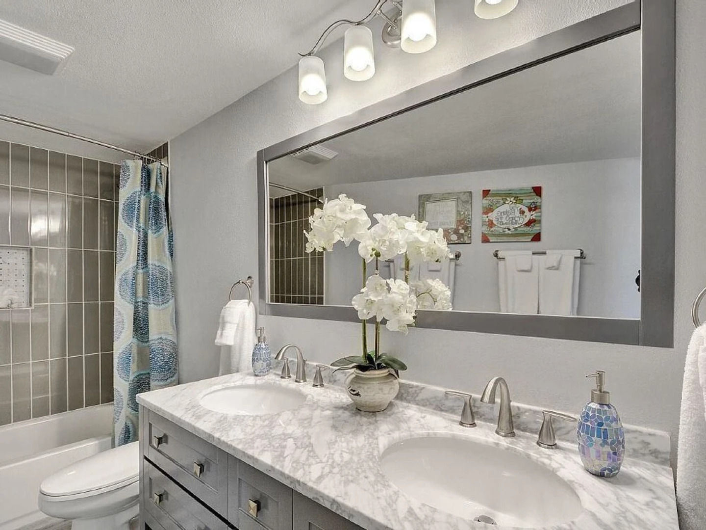 The Estate on Lake Travis - A 10 Acre Waterfront Escape for Groups