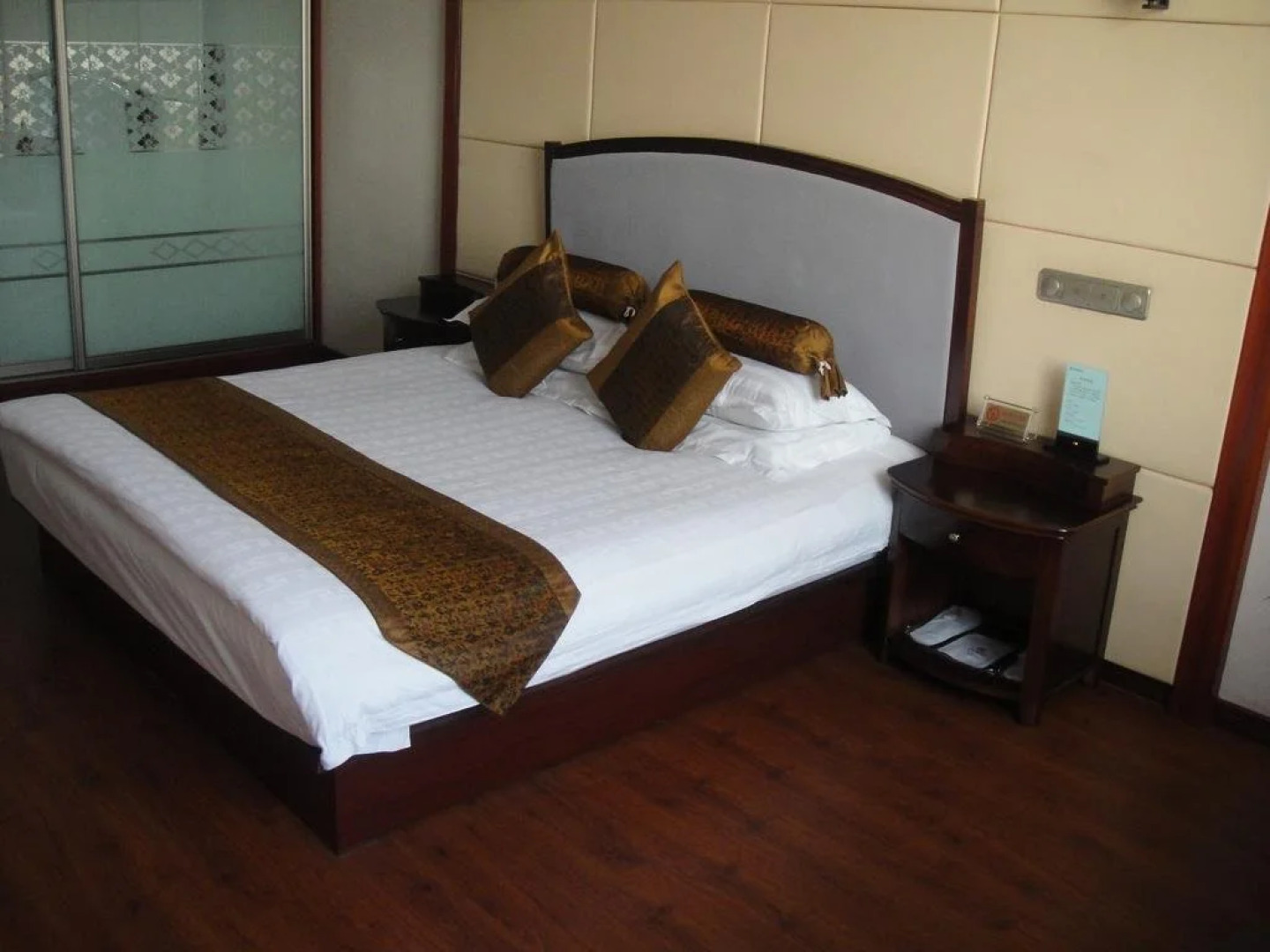 King Eastern Jingyang Hotel