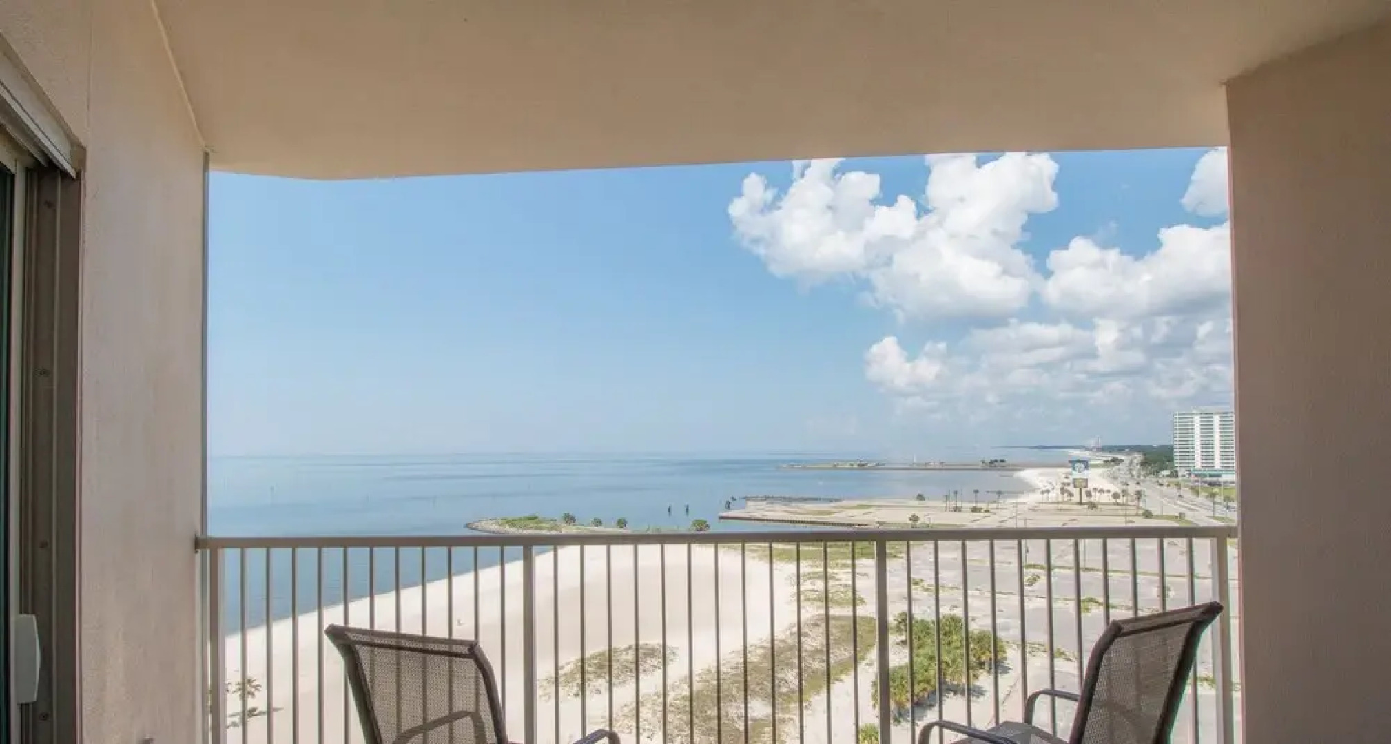 Sea Breeze 1007 Penthouse