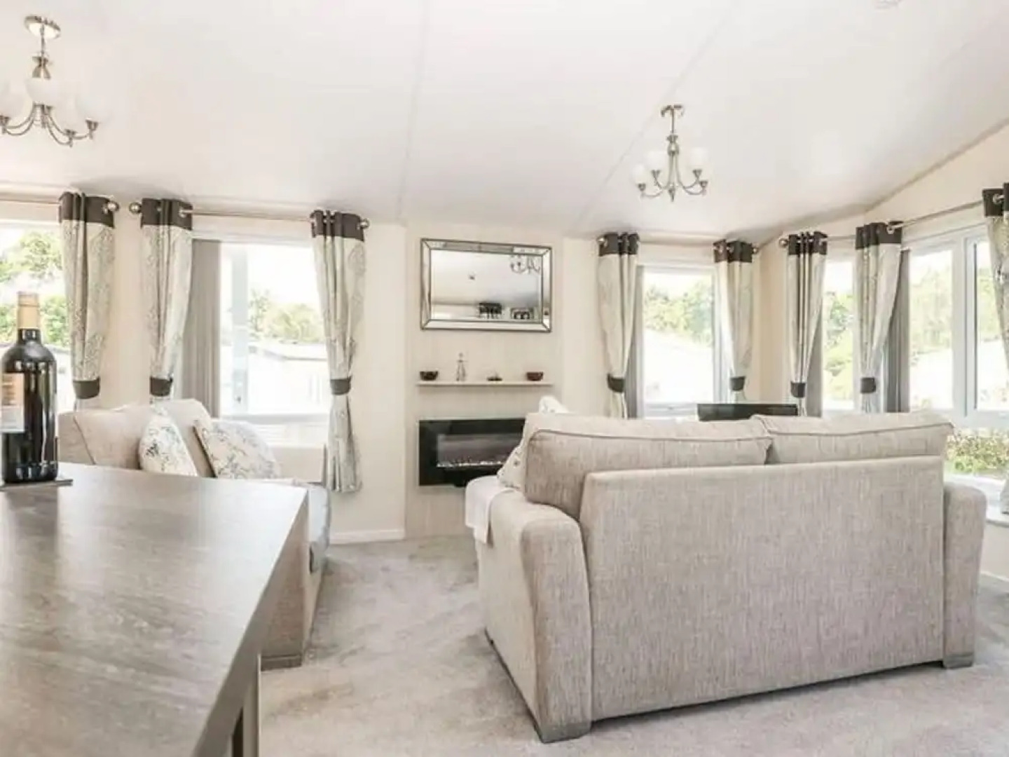 Lavish Holiday Home in Saint Leonards With Swimming Pool