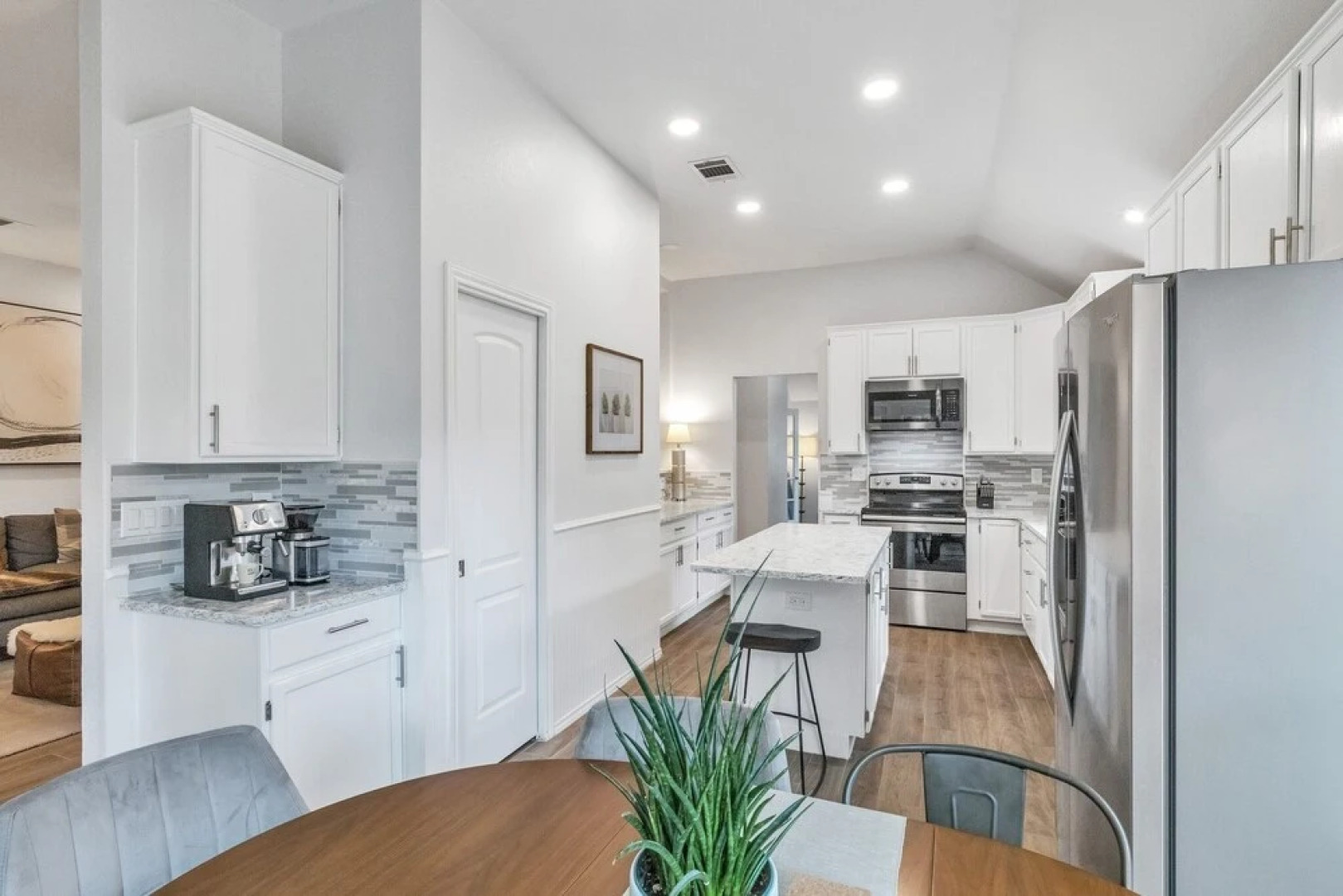 The Garden House 4 Bedroom Home by RedAwning