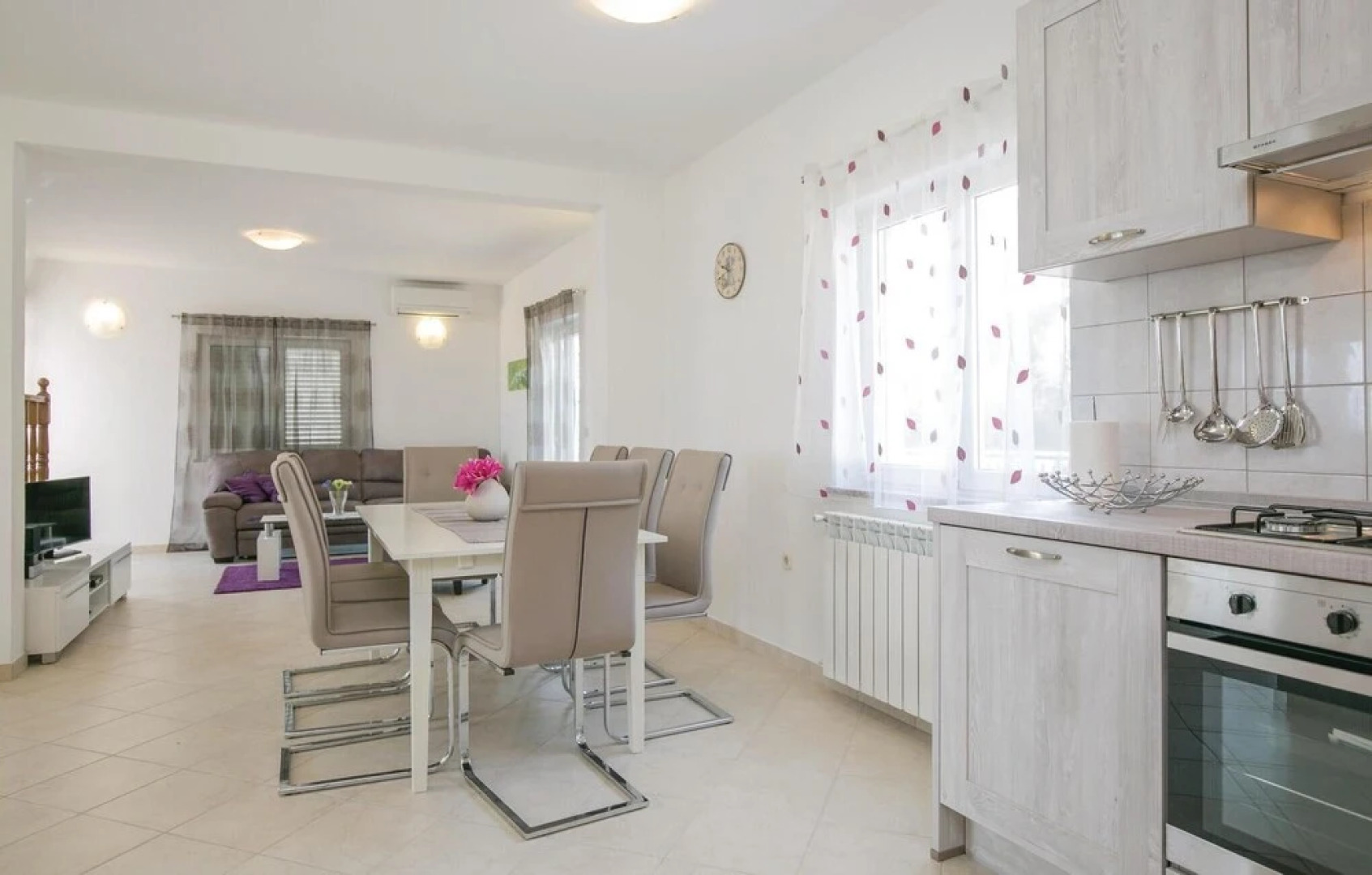 Amazing Home in Drenje With Wifi and 4 Bedrooms