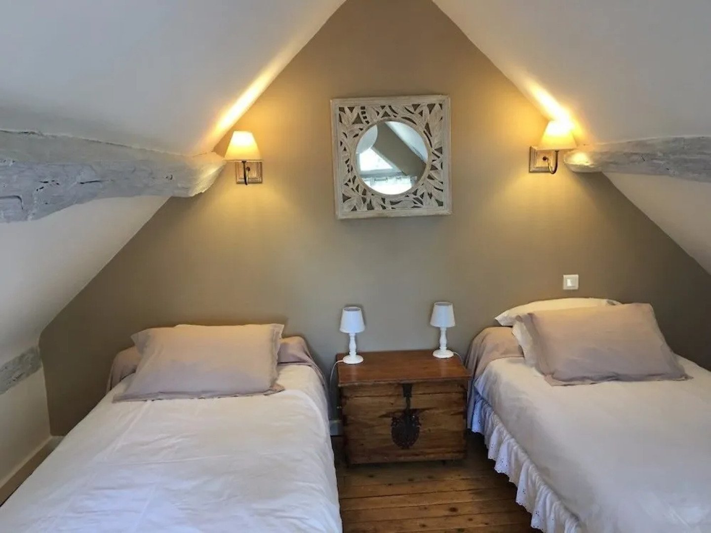 Les Chaumieres de Chatel la Lune