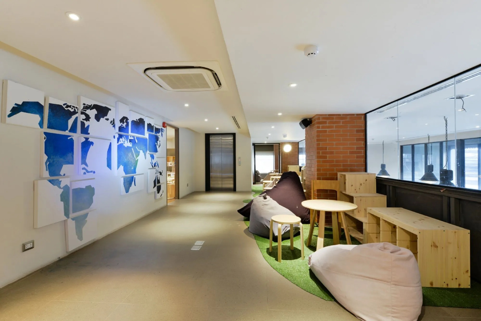 Kokotel Bangkok Surawong