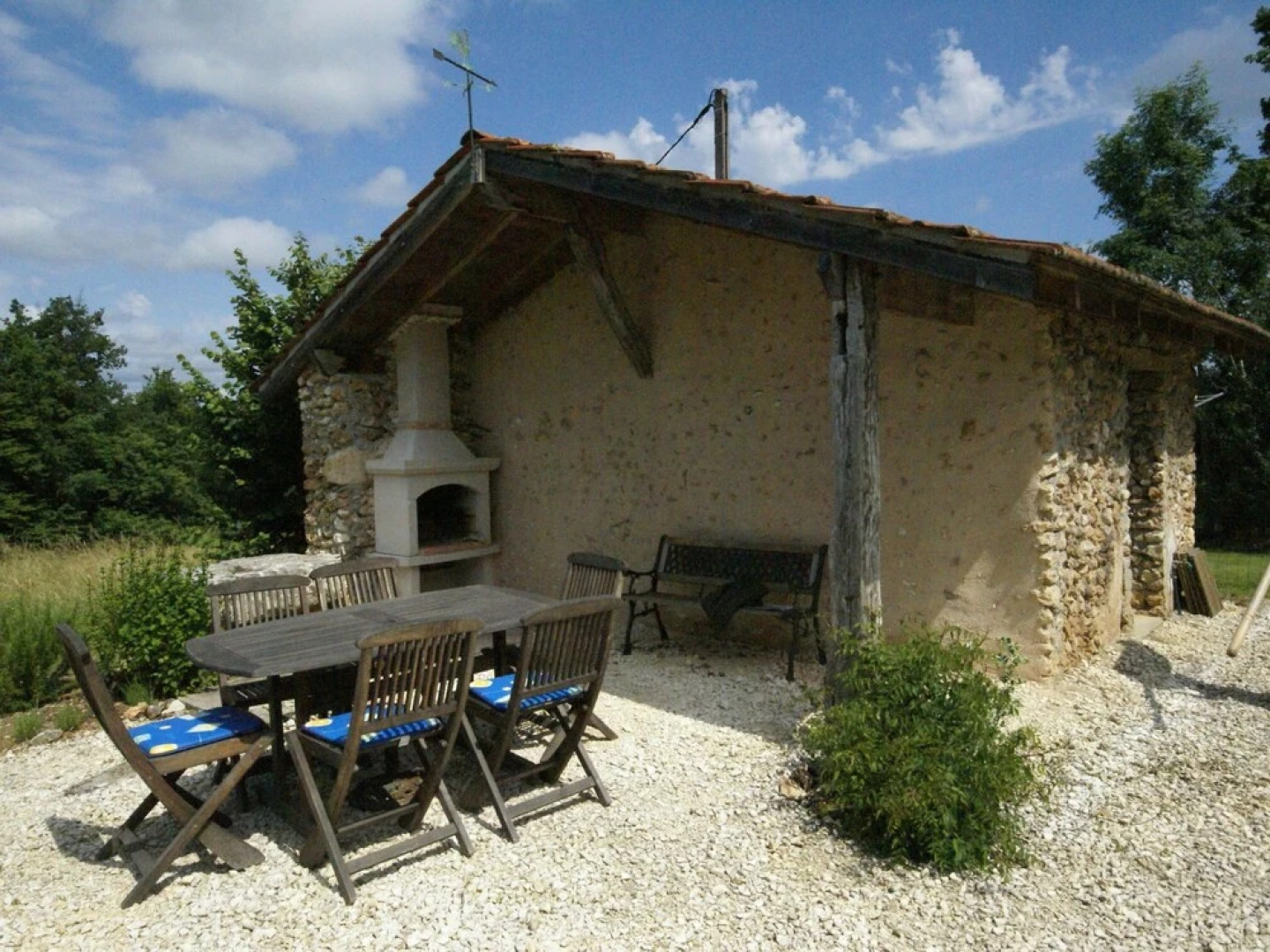 Tastefully Decorated House in Quiet Surroundings of Manzac-sur-vern