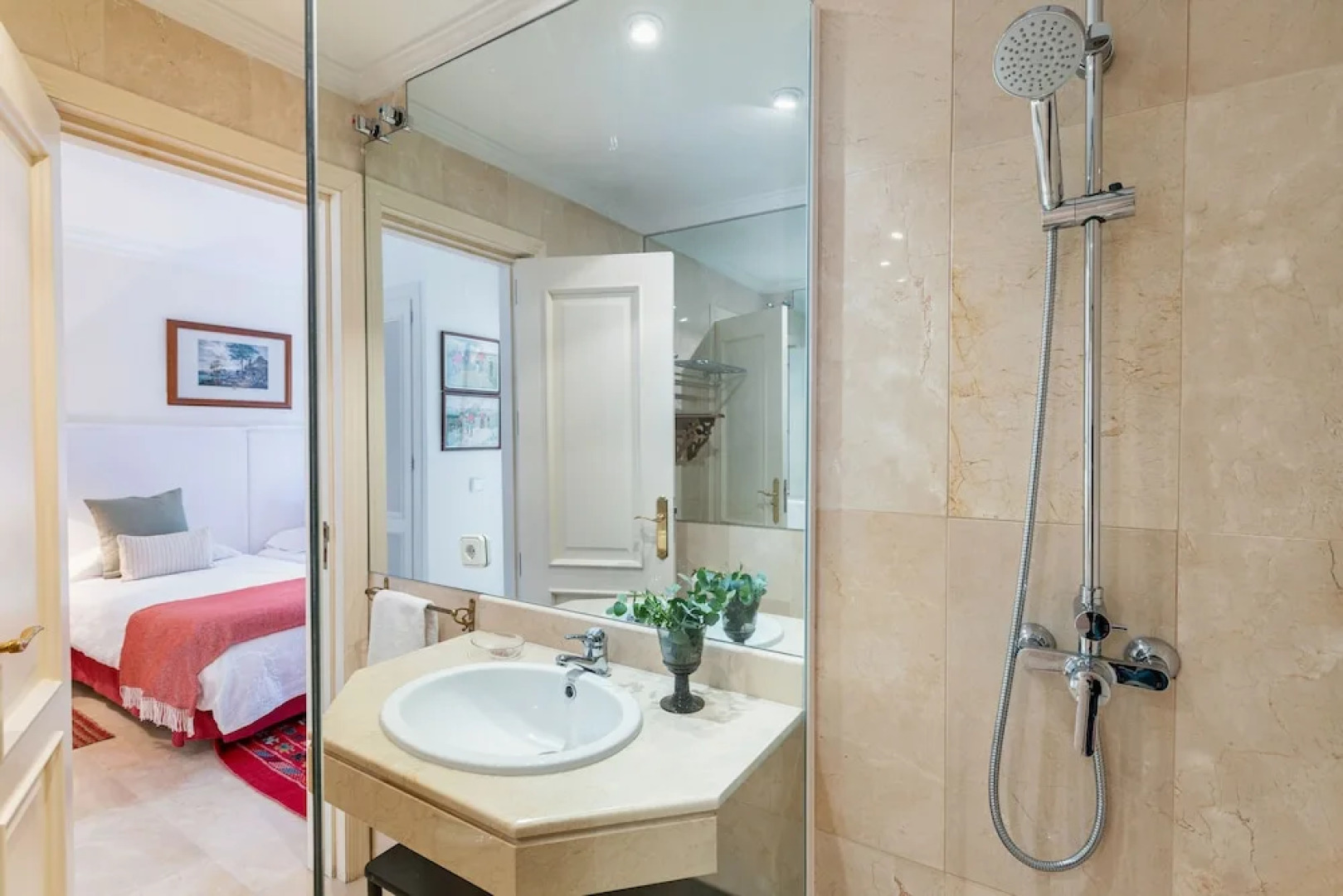 Amazing Apartament in Benahavis With Terrace and Pool. La Quinta Golf