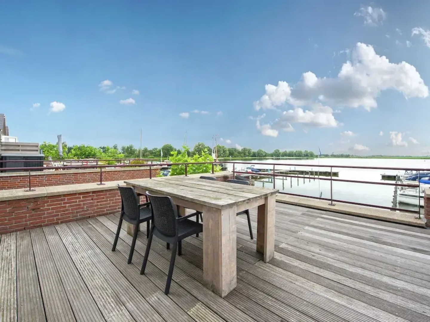 Tidy Apartment with Dishwasher near Amsterdam