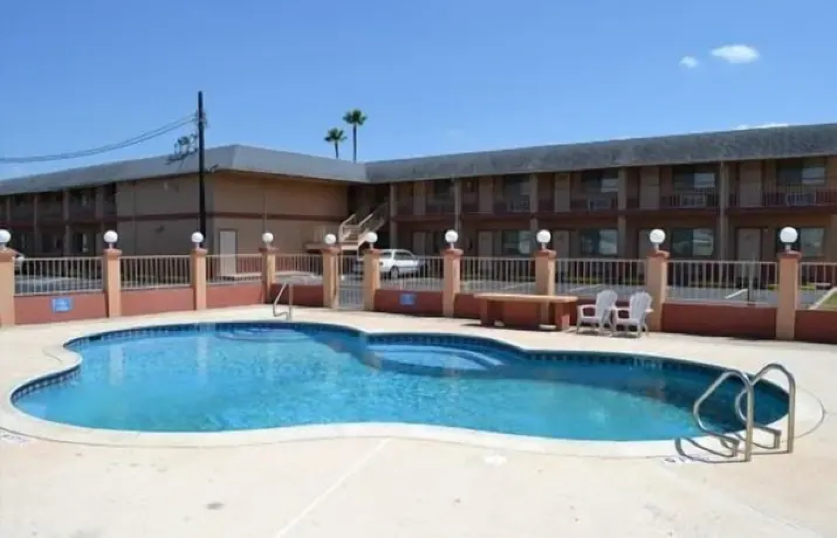 Deluxe Inn and Suites Weslaco