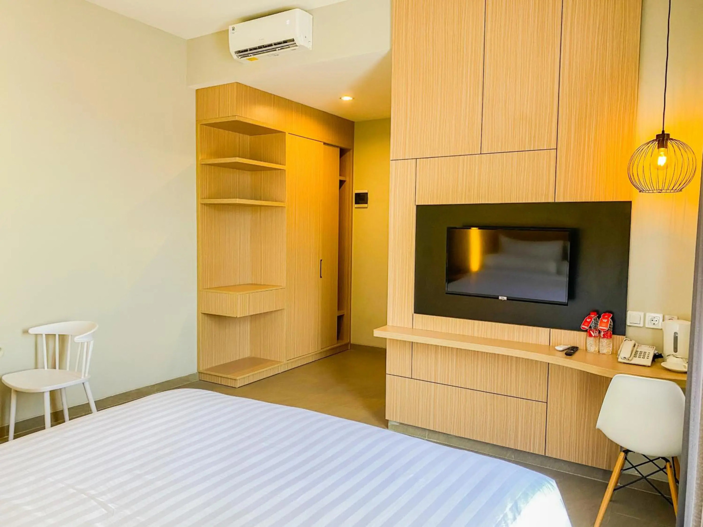 Front One King Hotel Tuban